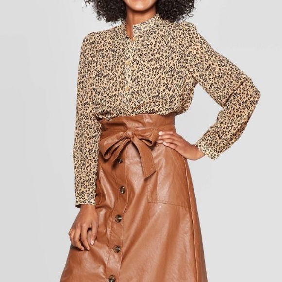 Who What Wear Tops - 🥂3/$25🥂 NWOT Leopard Print Who What Wear Blouse